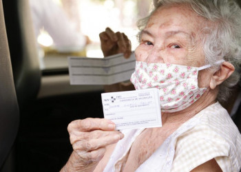 Segunda dose da vacina contra Covid para idosos de 81 a 84 anos começa nesta terça-feira